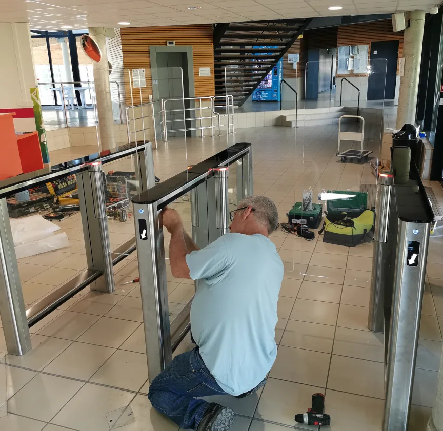 Installation de tourniquets et speed gates par nos partenaires